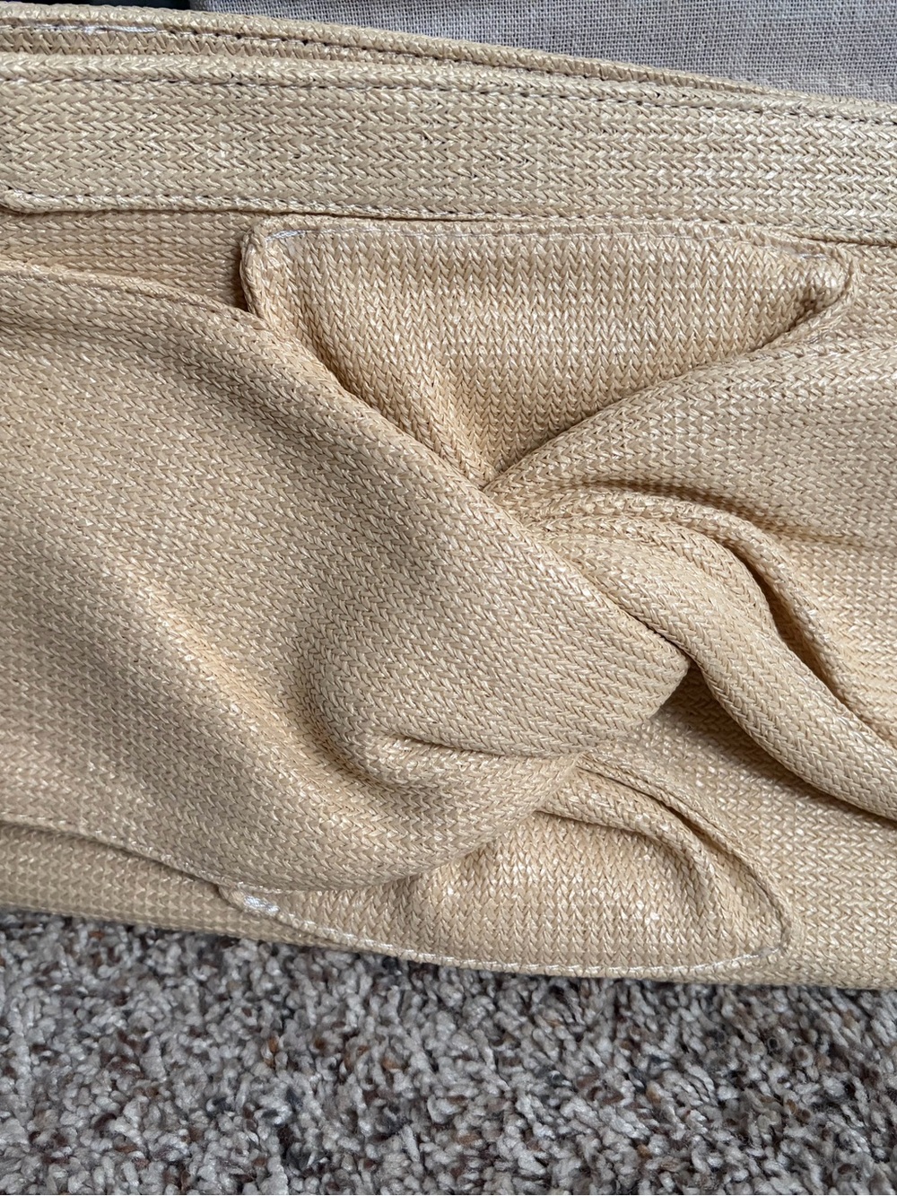 SHEIN Beige Knit Twist Clutch